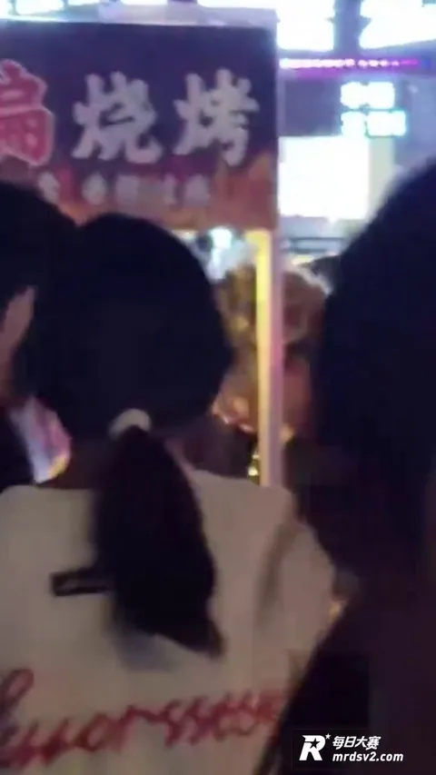 模仿王源网红王扁摆摊相关图片11 模仿王源网红王扁摆摊相关图片11