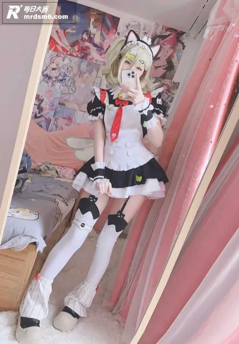 推特极品高颜值福利姬相关图片14 推特极品高颜值福利姬相关图片14