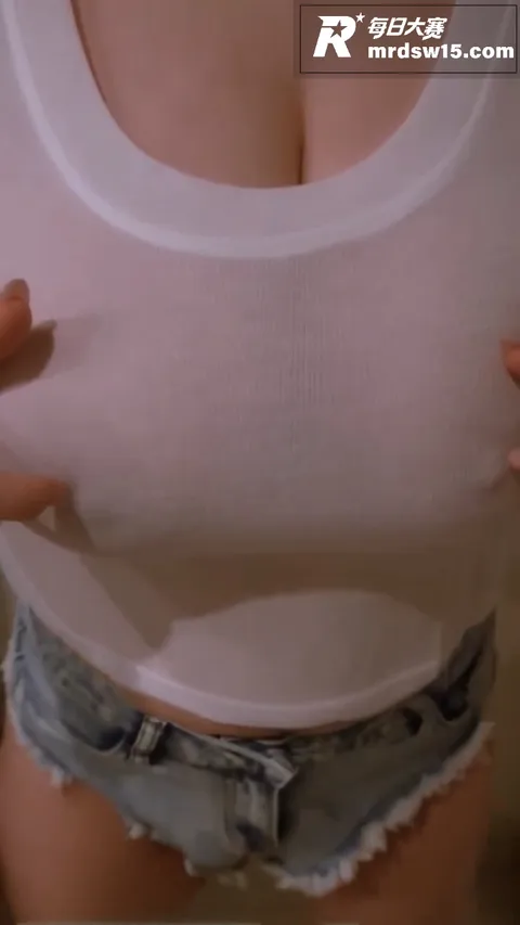 推特极品巨乳福利姬 相关图片6 推特极品巨乳福利姬 相关图片6